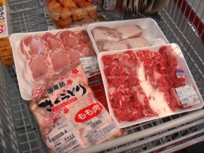 お肉もたくさん買いました♪さくらどり！美味しいー♪