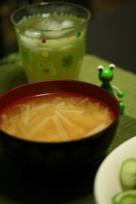 大根のお味噌汁　と　涼煎茶　~~旦⊂(･∀･ )